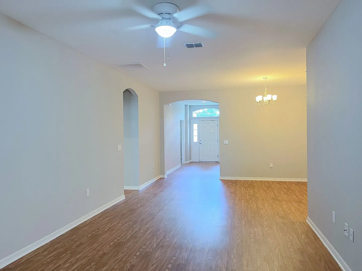 4 bed, 3.0 bath, 2487 sqft, $2,450 — Photo 4