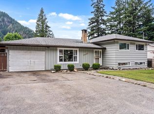 19865 Peter St, Hope, BC V0X 1L2
