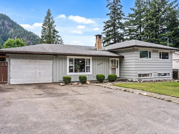 19865 Peter St, Hope, BC V0X 1L2