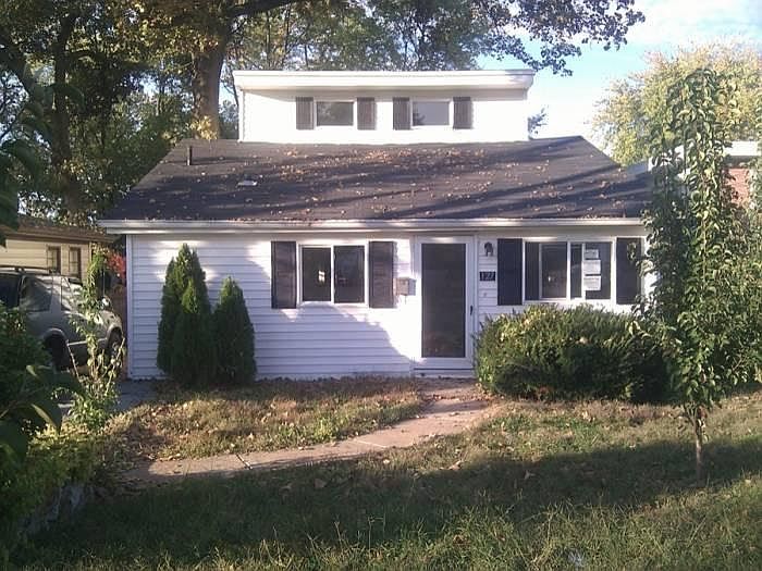 1st image of 127 Monica Dr