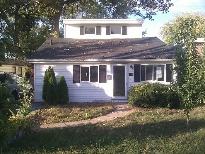 127 Monica Dr photo 1