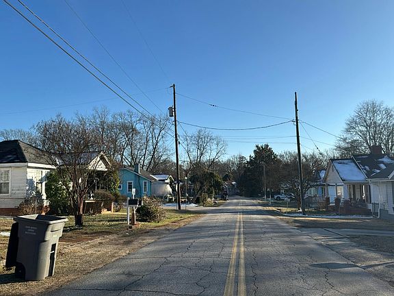 4th image of 204 Crestone Dr