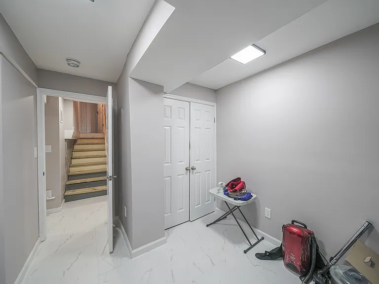 2303 Pinneberg Ave — Photo 12