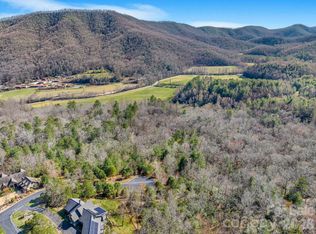 140 Woodhen Way #140, Horse Shoe, NC 28742