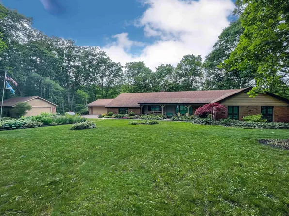 14336 Lake Rd, Fort Wayne, IN 46845