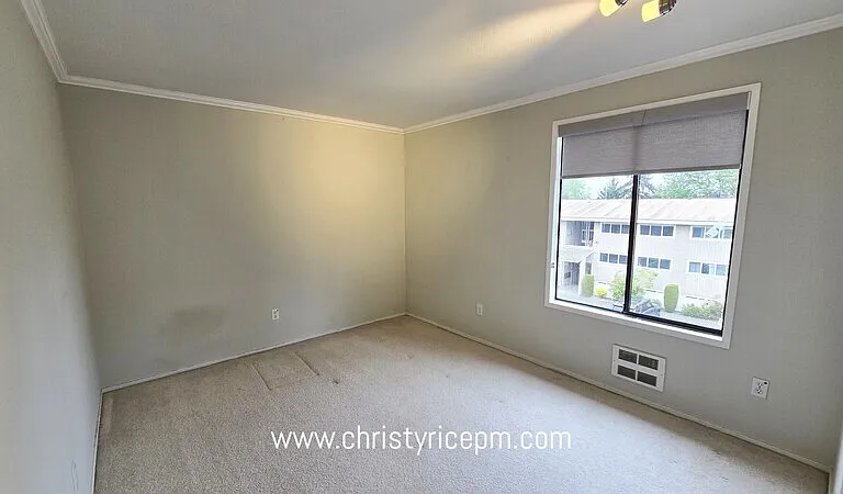 11010 NE 68th St #627 — Photo 7