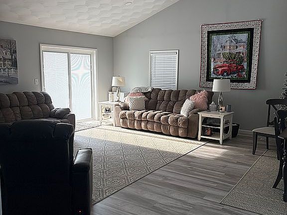 12' ceilings in Great Room