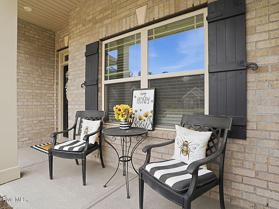 5th image of 305 S Merganser Drive