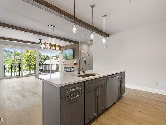 5th image of 215 Circle Dr #5