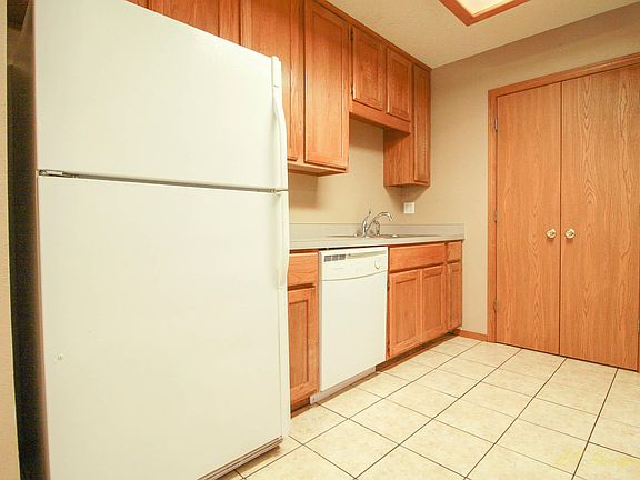 4th image of 1928 N Caton Dr