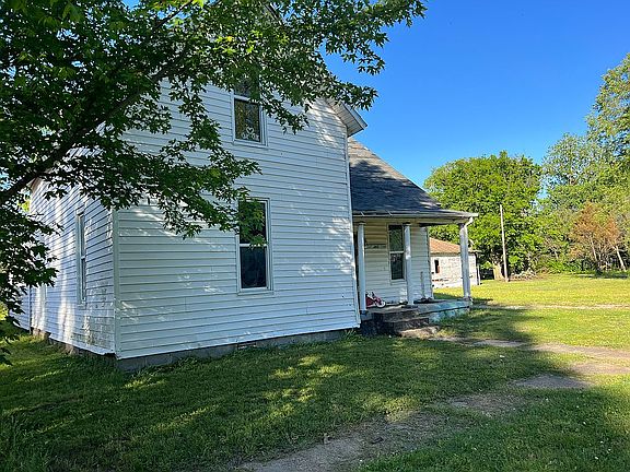 2nd image of 407 E 8th St
