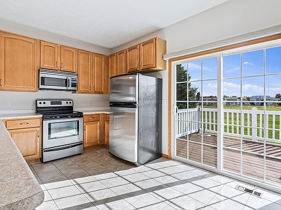 4th image of 3706 Westlake Village Dr