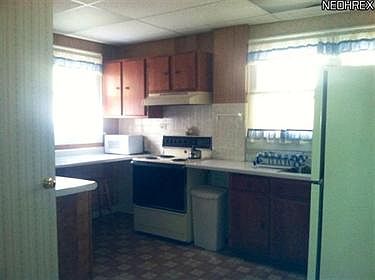 5th image of 2966 Hudson Dr