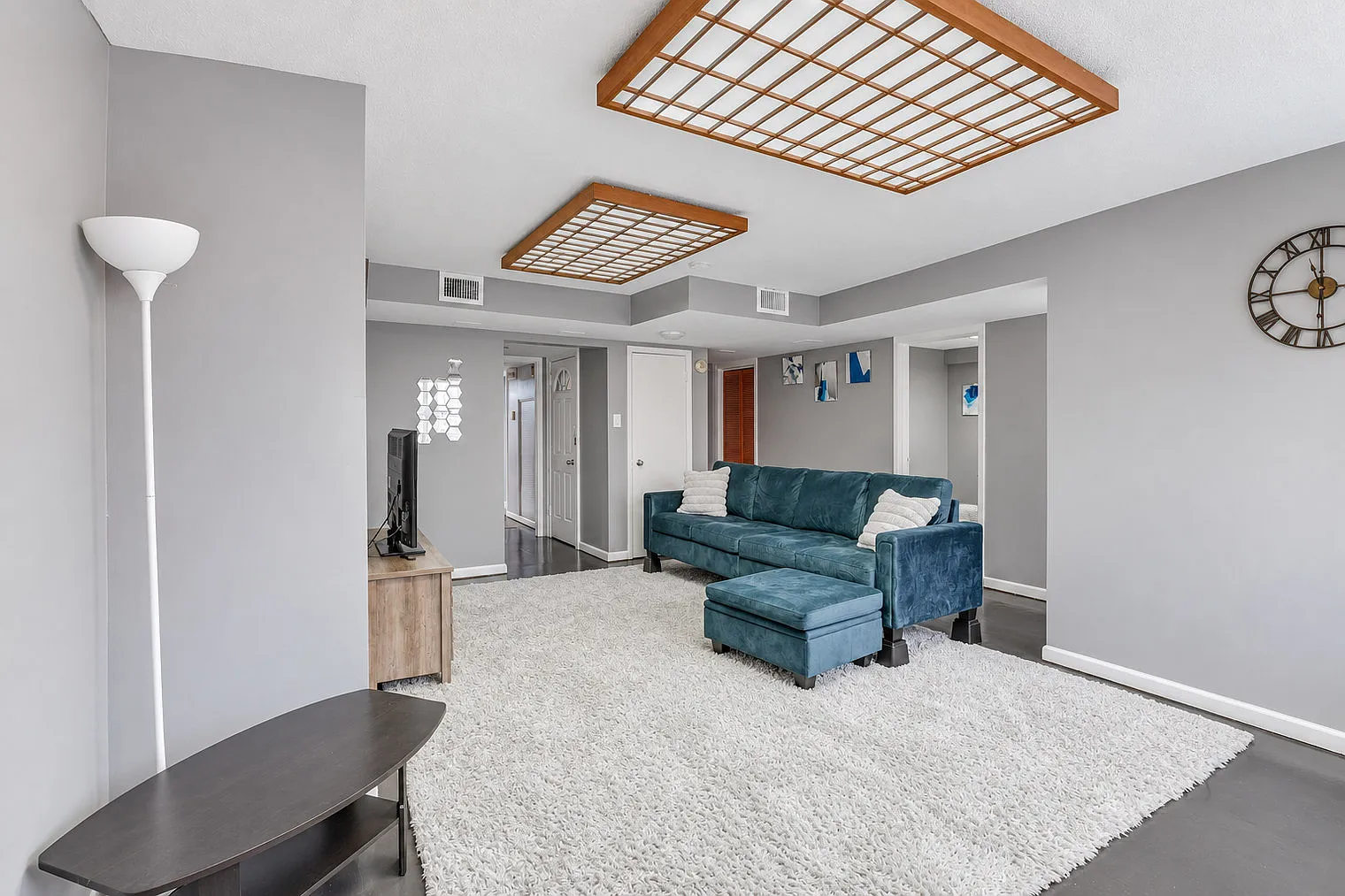 3 bed, 3.0 bath, 1894 sqft, $3,290 — Photo 2