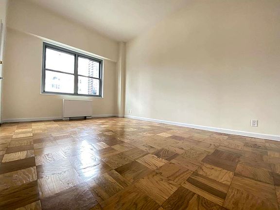 5th image of 250 E 63rd St #2