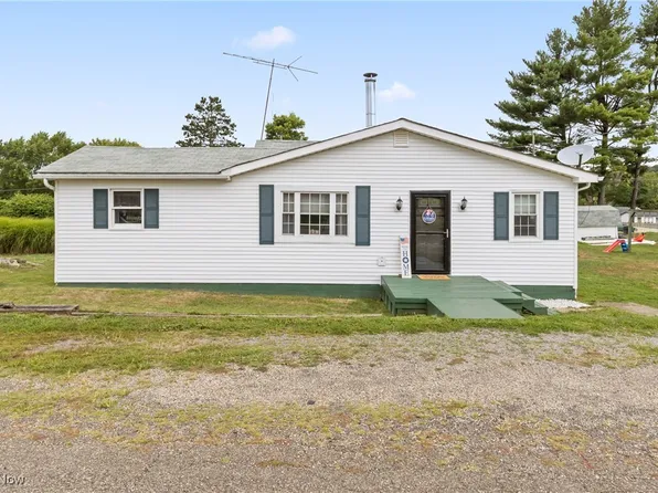 48631 Center St, Saint Clairsville, OH 43950