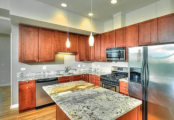 2nd image of 2417 W Erie St Unit 302