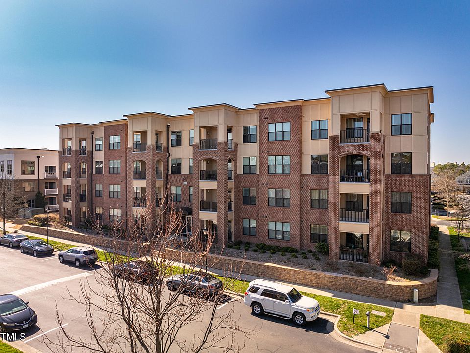 1st image of 700 Finsbury St APT 201