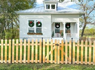 110 E Krueger St, Marion, TX 78124