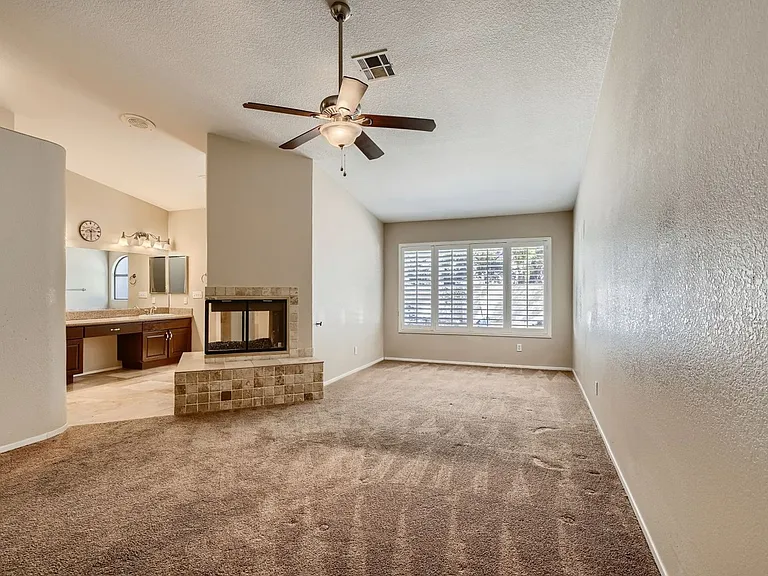 2224 Bear Valley St — Photo 30