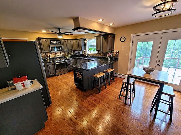 Kitchen and Breakfast Nook