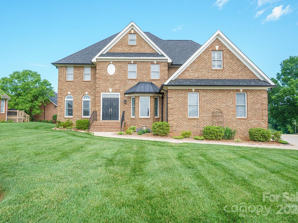1st image of 151 Club House Dr
