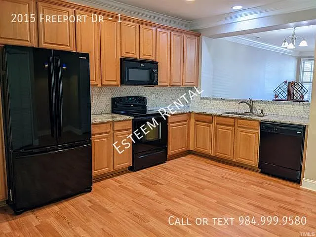 2015 Freeport Dr #1 — Photo 5