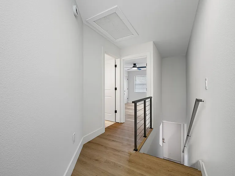 6119 Memorial Hwy — Photo 64
