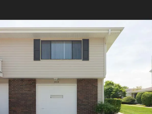1315 Yarmouth Ct, Schaumburg, IL 60193