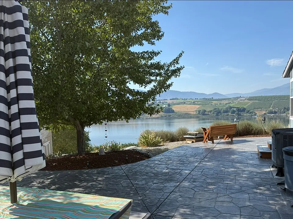 2995 Wapato Lake Rd