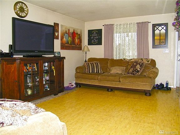 3rd image of 16206 Park Ave S