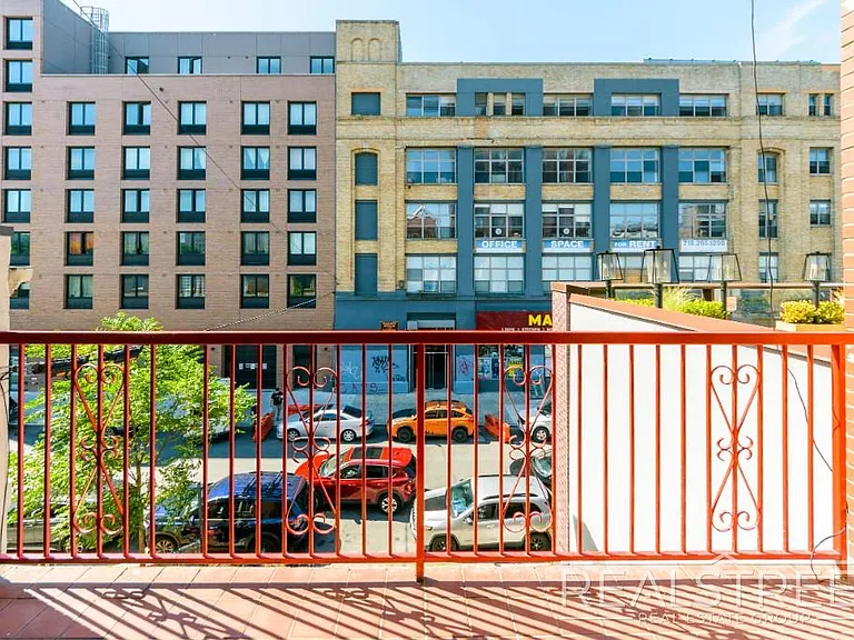 39 Debevoise St #3F — Photo 4