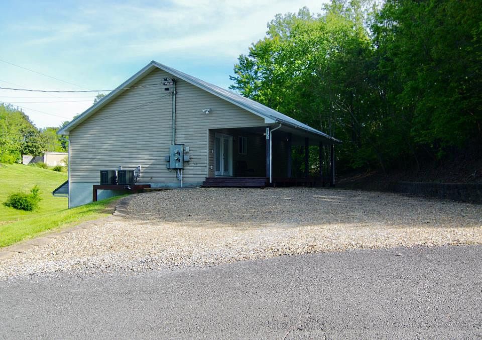 1st image of 213 Violet Dr