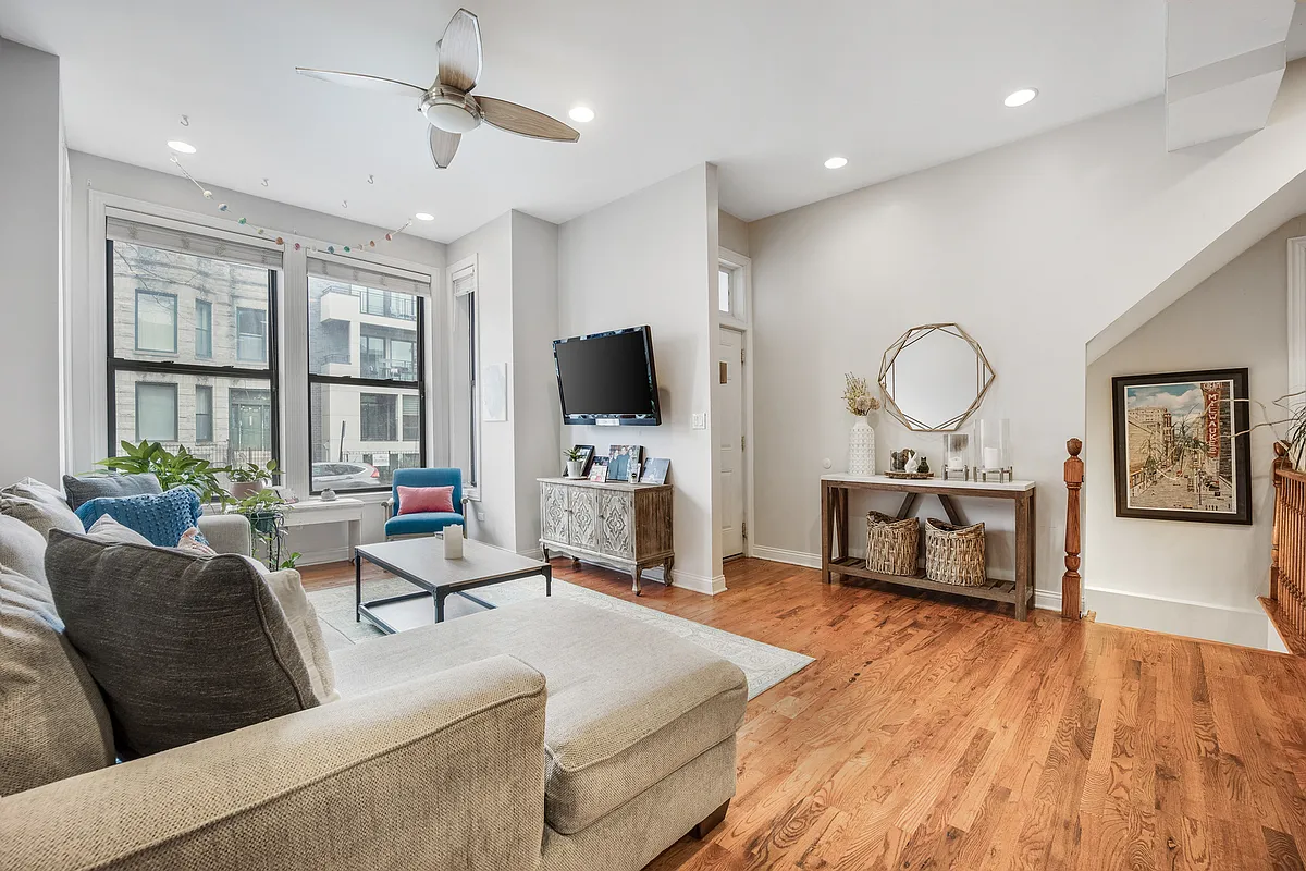 Building Photo - 1111 N Mozart St #1