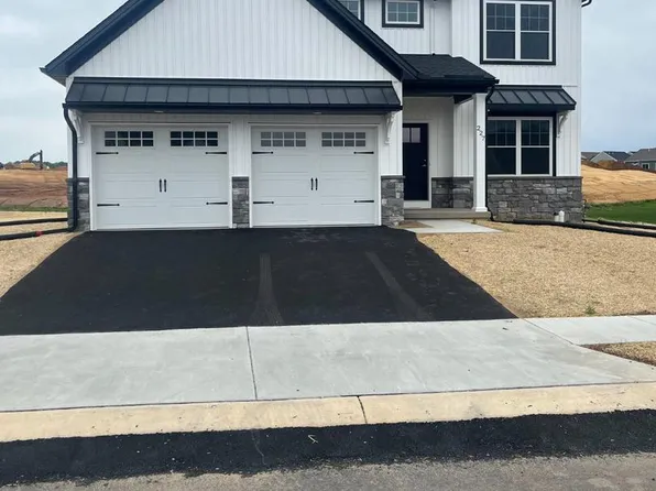 227 Randolph Dr, Elizabethtown, PA 17022