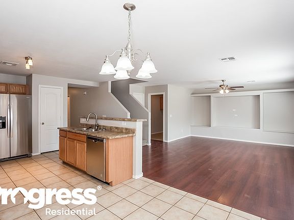 4th image of 2461 E Meadow Land Dr