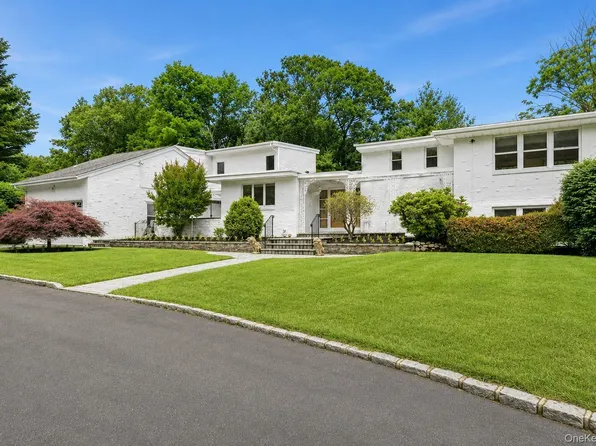 39 Upper Drive, Huntington Bay, NY 11743