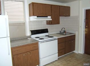 336 7th St, Carlstadt, NJ 07072