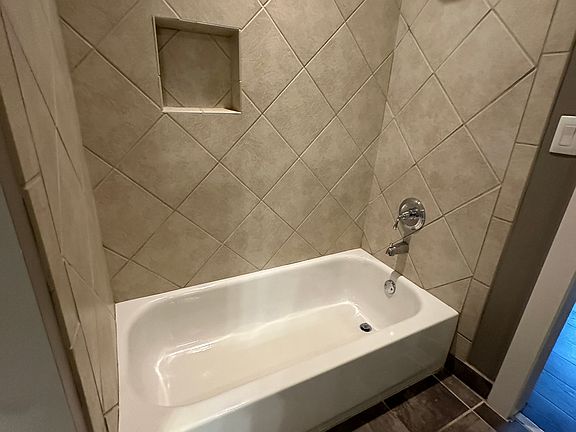 2nd image of 4 Cherokee Blvd #321