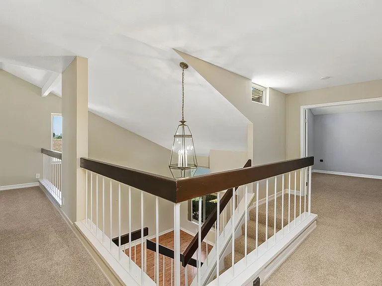 1925 Circle Park Ln — Photo 15