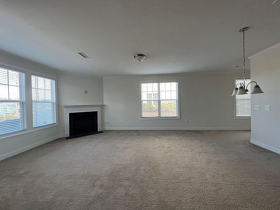 3rd image of 530 Rowanwood Way