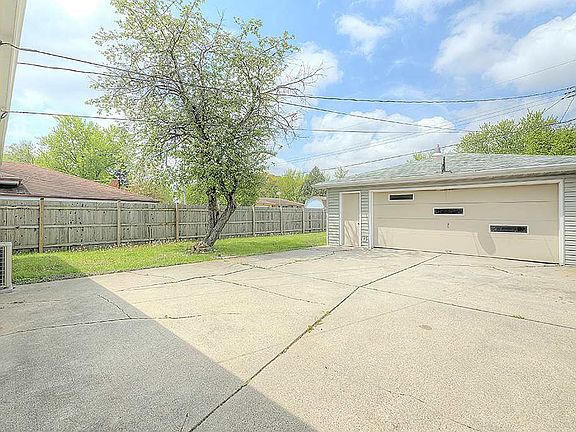 3rd image of 3504 Normandy Ave