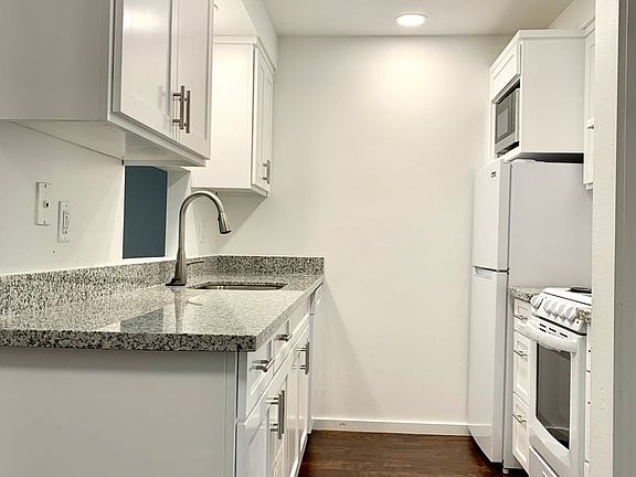 5th image of 1010-1040 Lansford Dr SE #1012