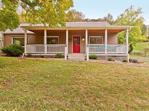 1024ReadsLakeRd_Exterior_4a