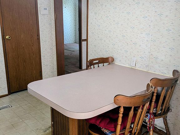 4th image of 3120 Mobleys Bridge Road