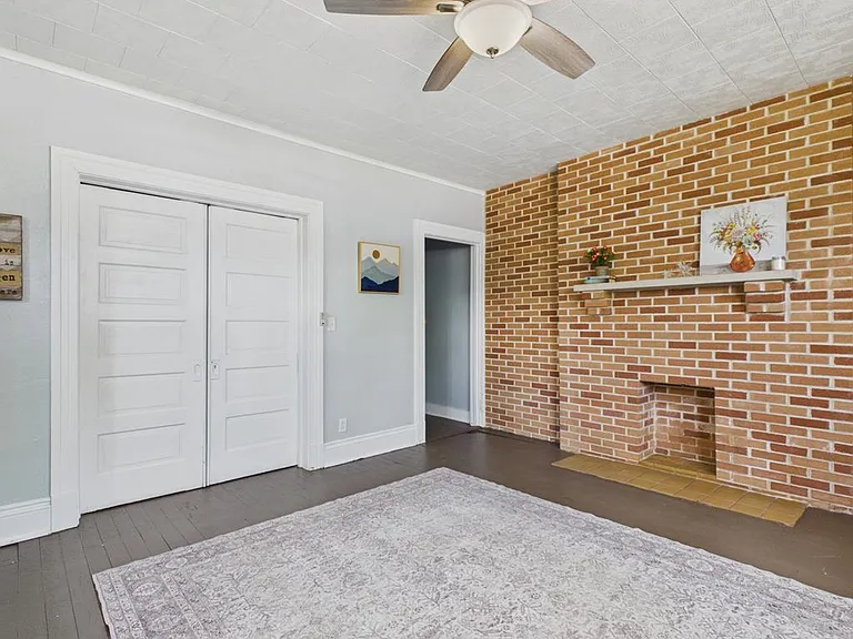902 S Main St — Photo 19