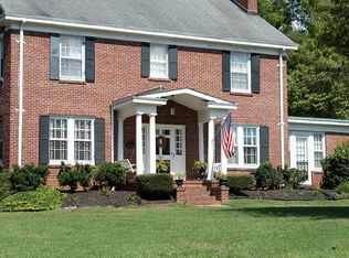 210 W 3rd Ave, Lexington, NC 27292