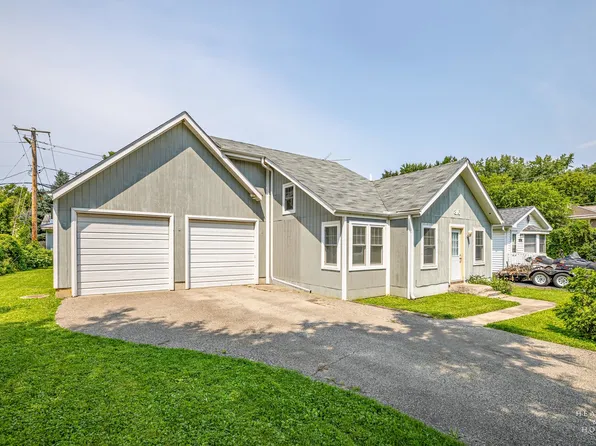 816 West Blvd, McHenry, IL 60051