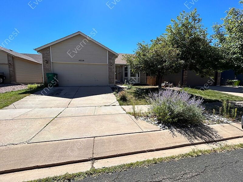 1st image of 4939 Chariot Dr