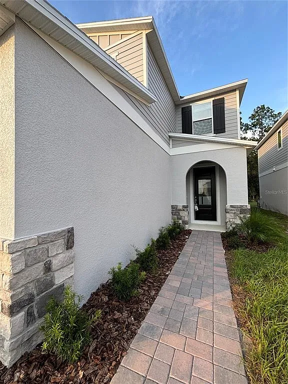 4 bed, 3.0 bath, 2385 sqft, $2,995 — Photo 3